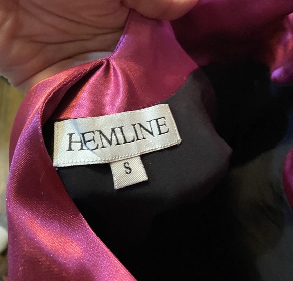 ✨ HEMLINE ✨ CUTE Mini Satin Dress - Picture 2 of 3